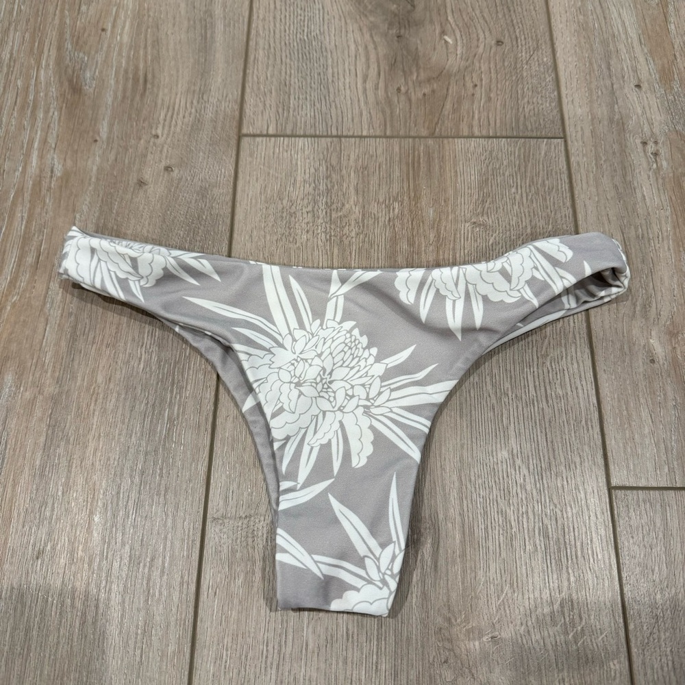 Mikoh Hawaiian print bikini bottoms